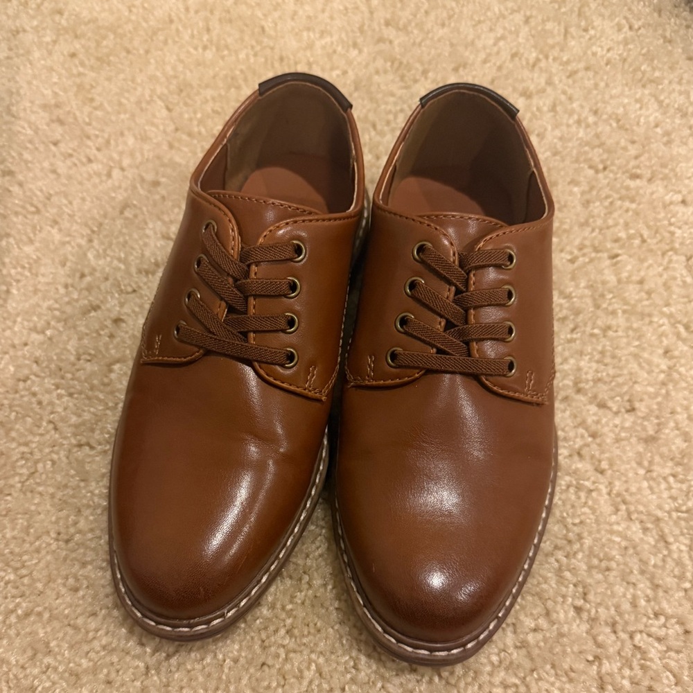 Boys slip in dress shoes. Faux leather. Worn 1x. Sz 2